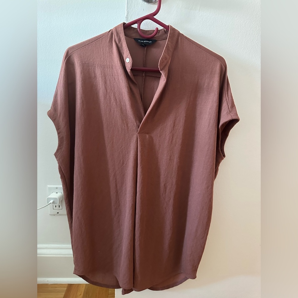 Club Monaco Blouse. Color as per picture. Size XS